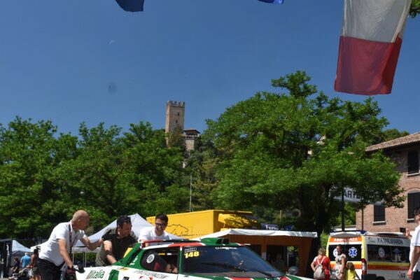 Auto da corsa d'epoca alla Silver Flag di Castell'Arquato