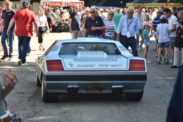 Auto da corsa d'epoca alla Silver Flag di Castell'Arquato