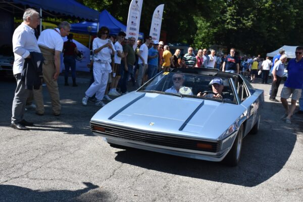 Auto da corsa d'epoca alla Silver Flag di Castell'Arquato